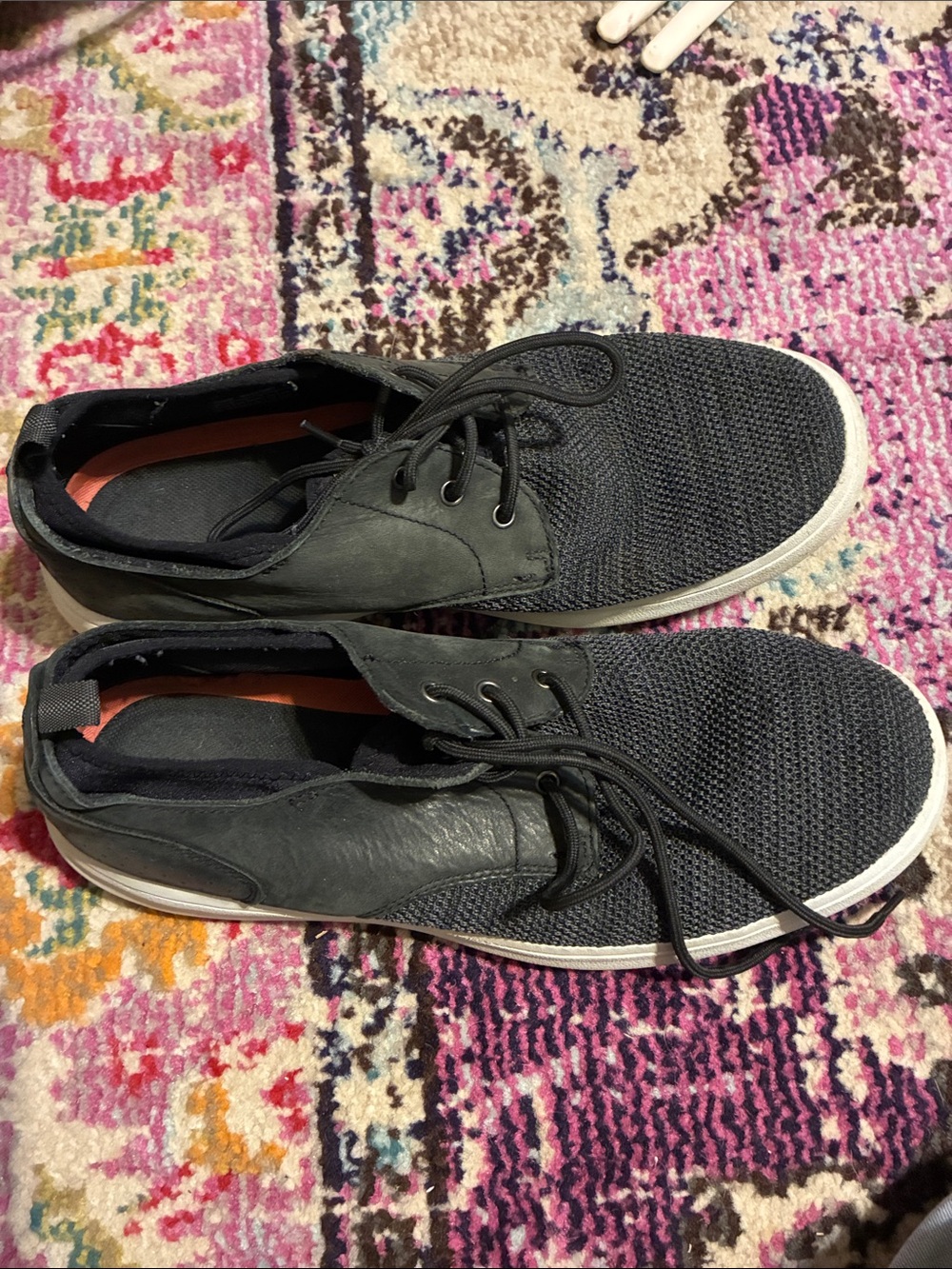 Rockport men’s leather accent shoes in size 10